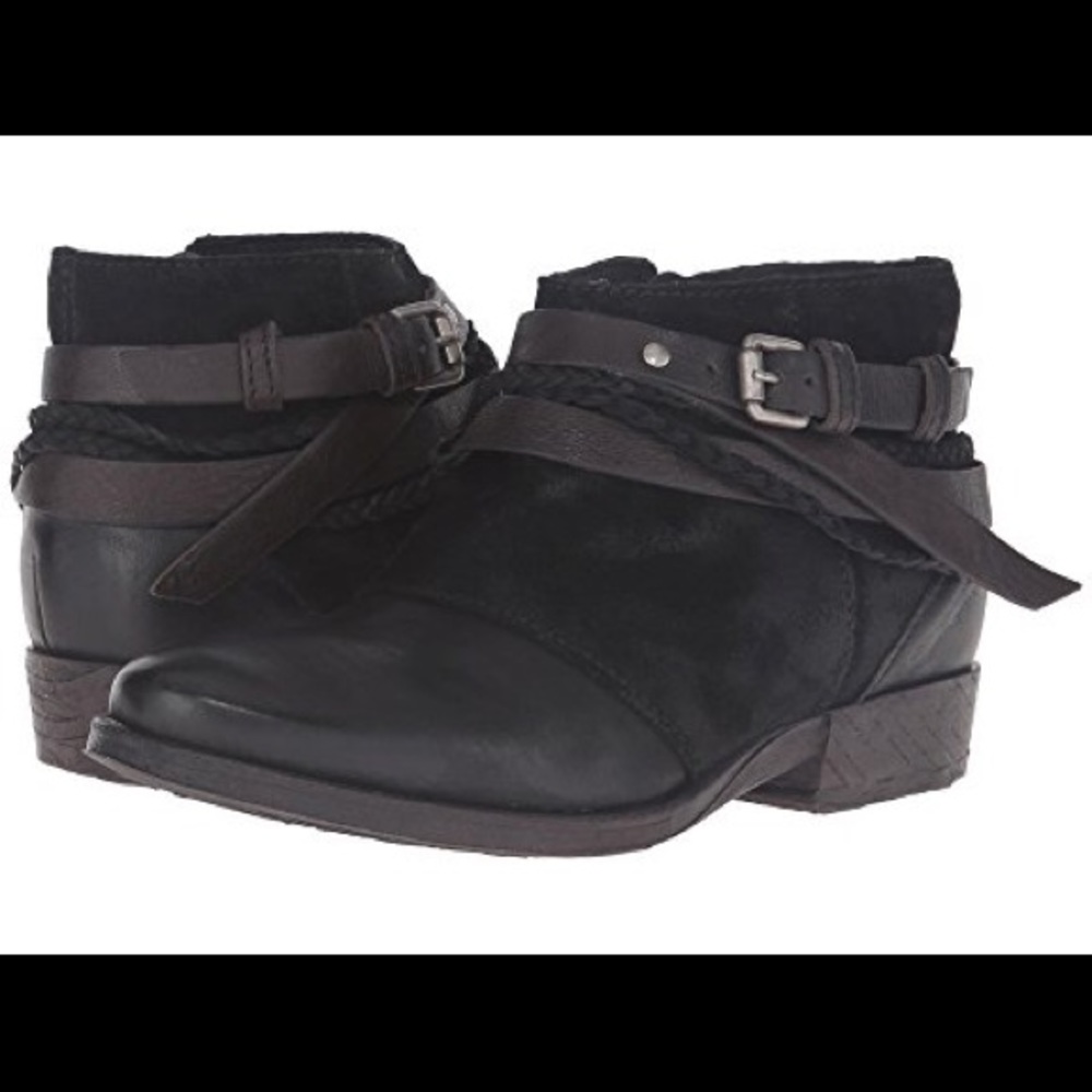 ❤️NWT ❤️Miz Mooz black short boots in size 42.